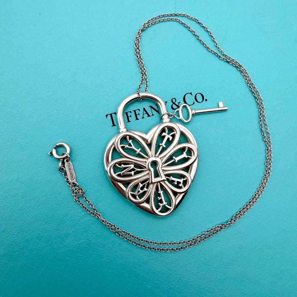 Tiffany & Co. 16” XL enchant filigree heart w key necklace sterling silver - Picture 4 of 10